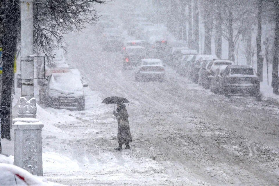     В такую погоду свой автомобиль лучше оставить дома. Павел МАРТИНЧИК