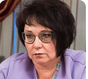 Ваш ответ Ольга Владимировна соответствует статусу мелкого чиновника, который не знает как отвязаться от докучливого посетителя и ему всё равно, что написать, лишь бы отстали. Ваш ответ не содержит объективности, потому что он составлен сотрудником, никогда не бывавшем на месте заготовок, и такой ответ вызывает недоверие к Правительству области со стороны населения. Наша деревня до сих пор не газифицирована, у нас нет в домах воды, нет магазина и фельдшерского пункта, нет клуба и аптеки, а главное нет работы, и бесплатно дров из нашего леса нам никто не даст, даже сухостоя. Жители занимаются сельским хозяйством, тем и живут, и единственное наше утешение это наша земля, чистый воздух, да лес, который нас кормит. Так поясните нам пожалуйста, почему некая компания с вашего разрешения пришла отобрать у нас последнюю радость в угоду своего кошелька. Зачем вы разрешаете разрушать земли сельхозназначения, создавая на них карьеры, неужели вы не понимаете, что вы забираете у нас последнее, при этом за ваше варварство мы обязаны платить налоги, и выходит мы платим затем, чтобы у нас всё отбирали даже не спрашивая нас, тогда кому нужно такое Правительство???