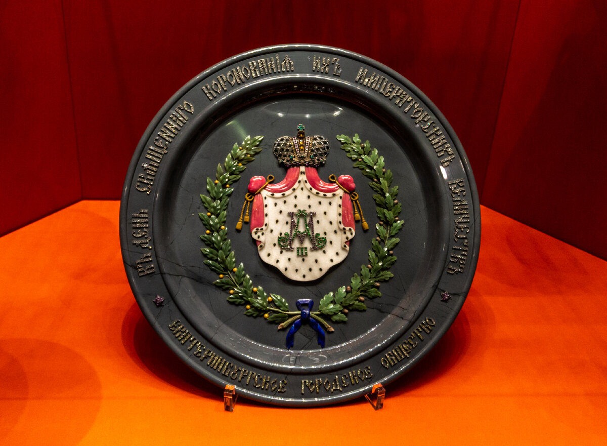 Для вопросов теста я взяла картины с лицензией "Общественное достояние" из Википедии и фотографии из семейного архива