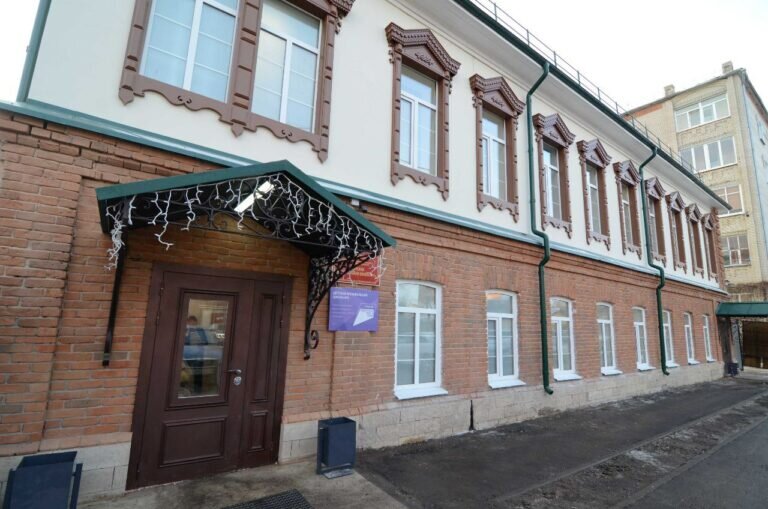    В Оренбурге в преддверии Нового года после капремонта открылась музыкальная школа №3 Кристина Просвиркина