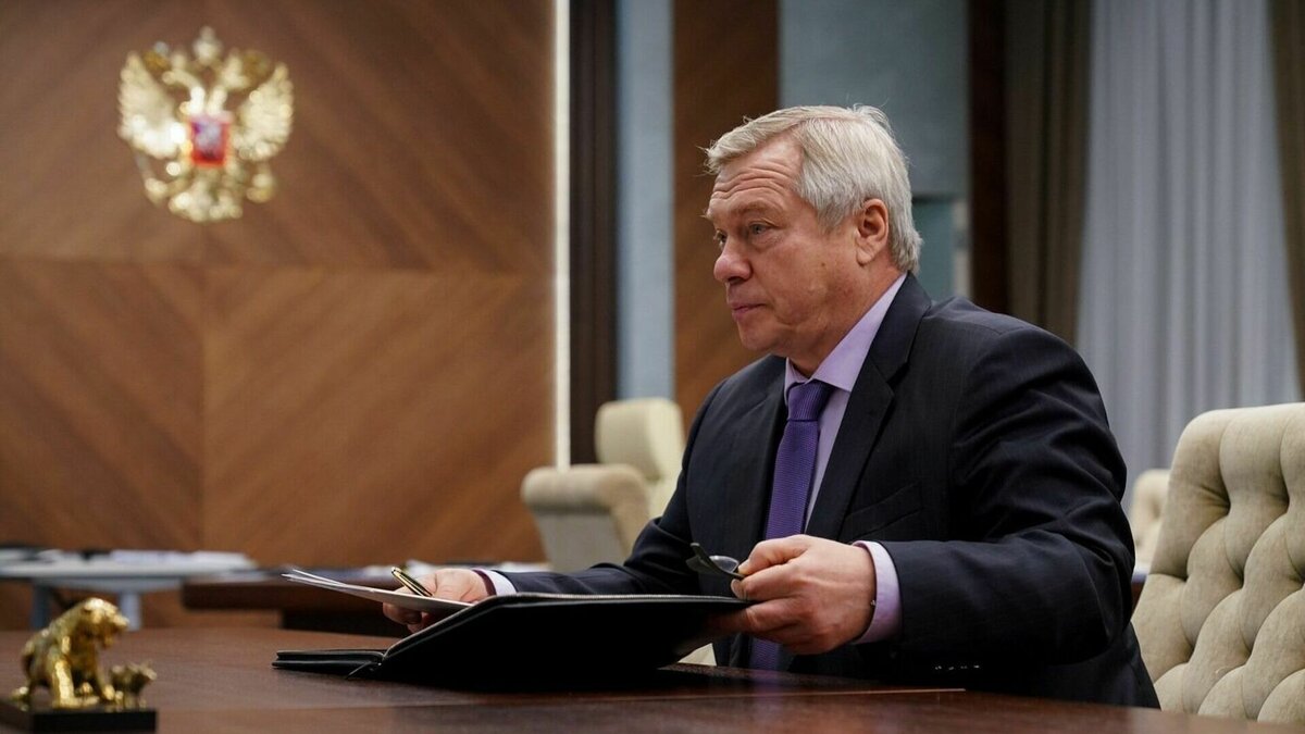     Губернатор Ростовской области Василий Голубев прокомментировал инцидент, произошедший в Ростове 3 января.