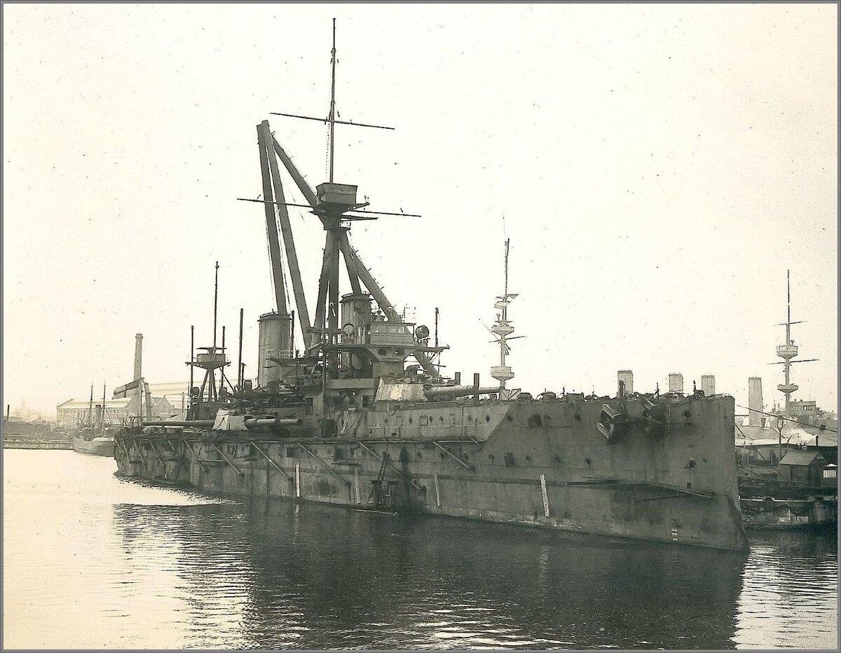 HMS Dreadnought. Всего 1 корабль перевернул весь мировой расклад сил на море.