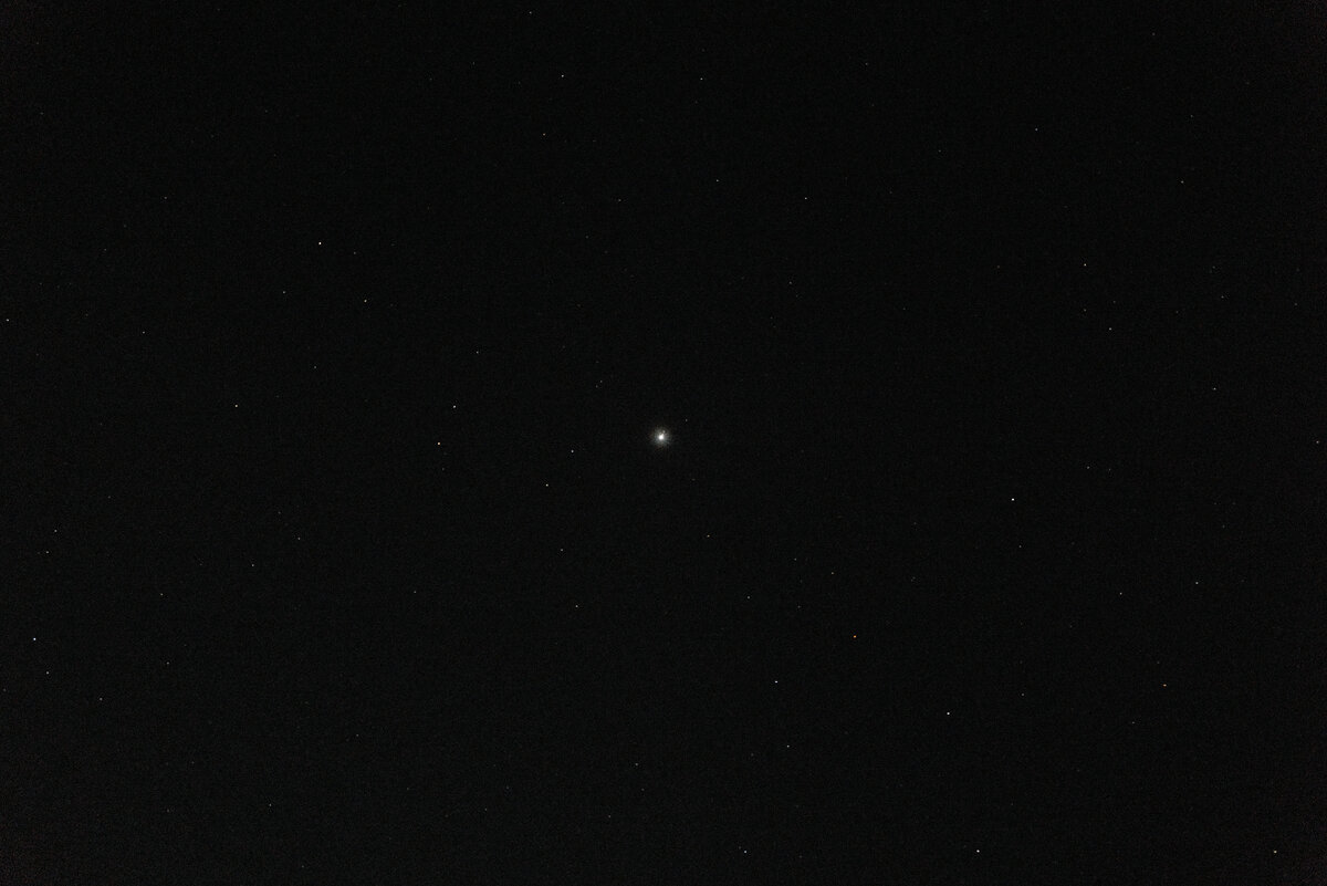 © Съёмка Юпитера на фоне других звёзд. Сразу видно - крупный парень, явно выделяется :)