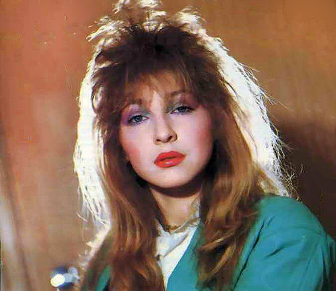 7 января празднует день рождения певица Екатерина Семенова, которая была очень популярна в конце 80-х годов. До сих пор на слуху ее хиты «Подруги замужем давно» и «На минутку».