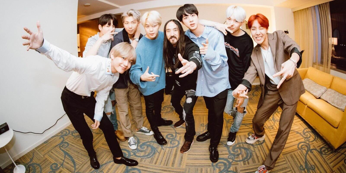 BTS дома у Стива Аоки