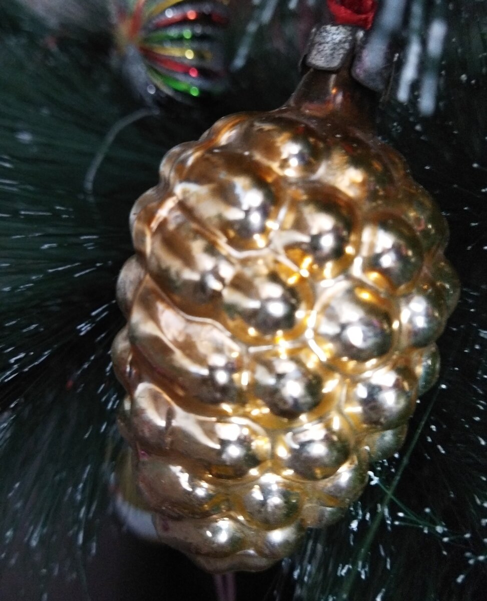 Виноград на ёлку. СССР. Стекло.