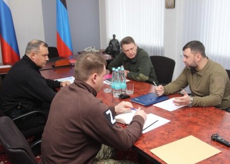    Трое донецких чиновников провели ночь в доме без отопления