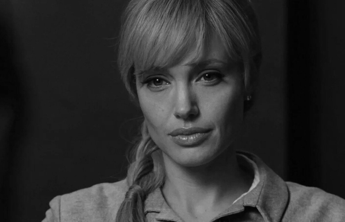 Солт фильм 2022. Анджелиной джоли эвелин солт. Фэнтези про отбор невест книги любовное. Солт 2 фильм. Киркоров о любви экипаж филипп.