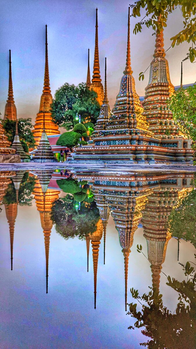 WAT Pho (Храм По, действующий, самый огромный лежачий Будда, а также 400 статуй Будды)