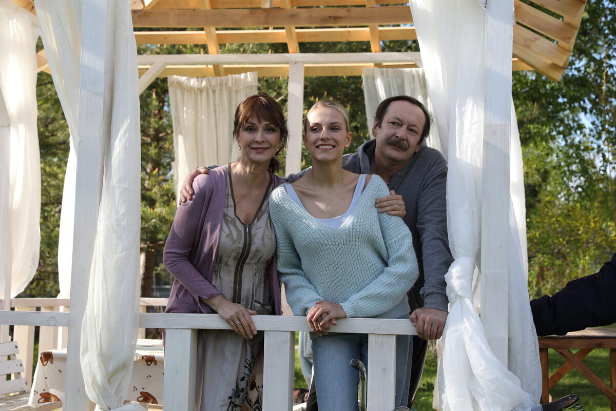 Фото со съемок сериала «Кстати, о бабочках».