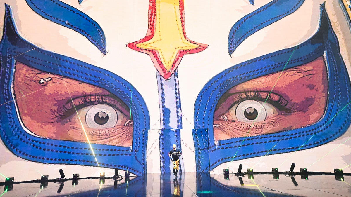 Выход Рея Мистерио