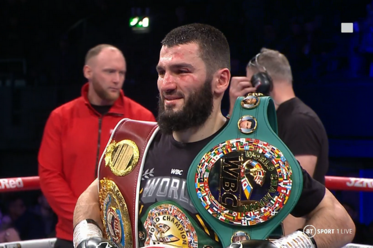    Чеченский боксёр Артур Бетербиев победил британца Ярда и отстоял три пояса