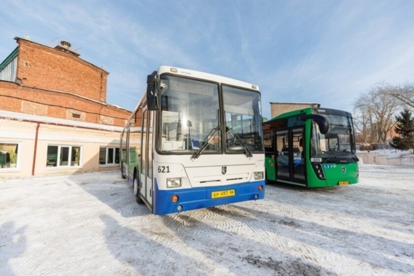 СРОЧНО!: извращенец ездит по городу в автобусе и домогается до девушек