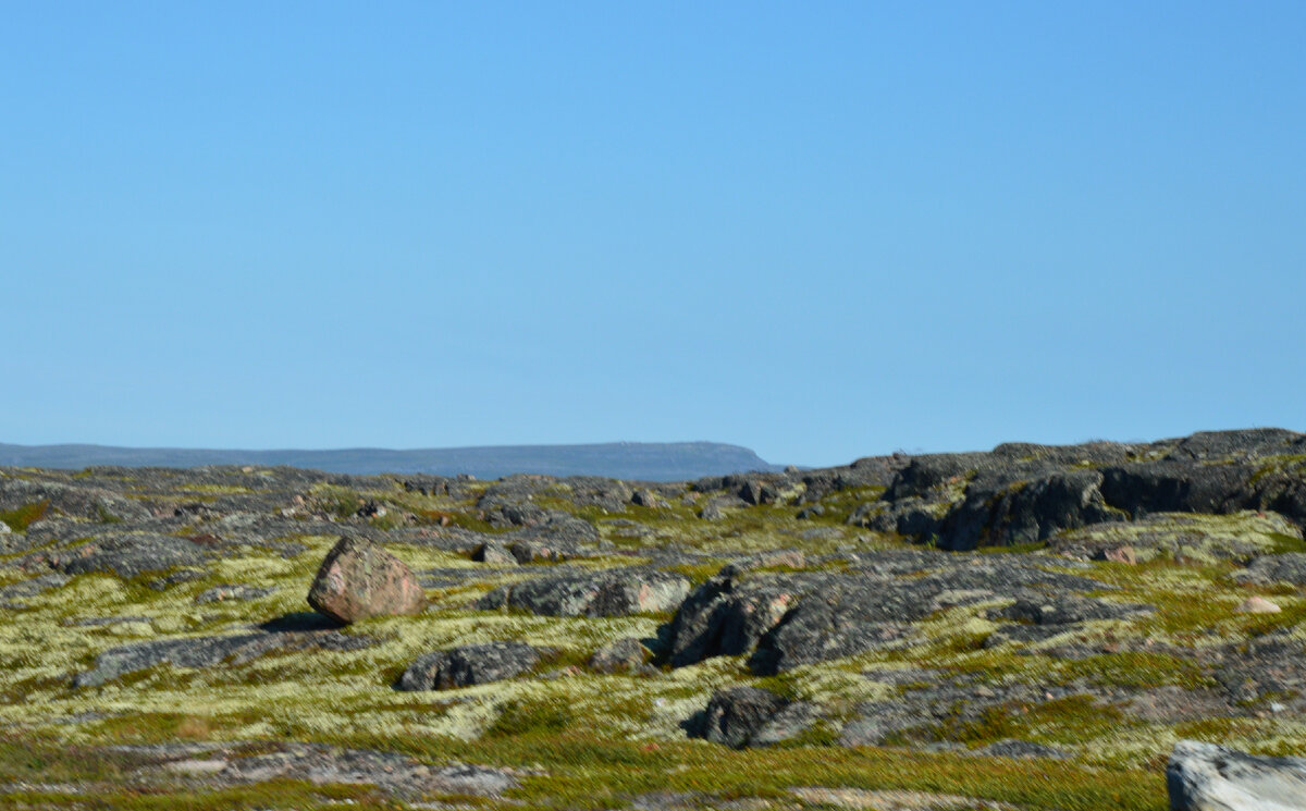 Утес на горизонте.