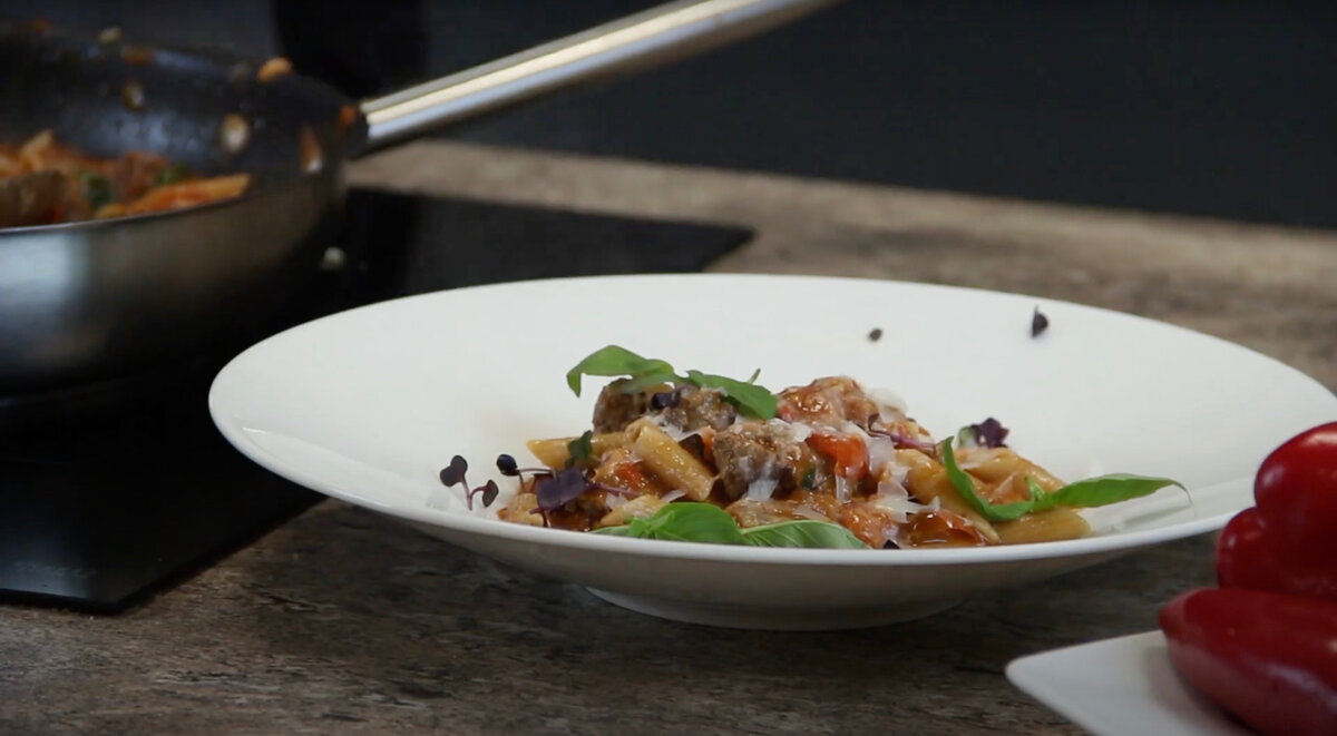 Цельнозерновые макароны с фрикадельками