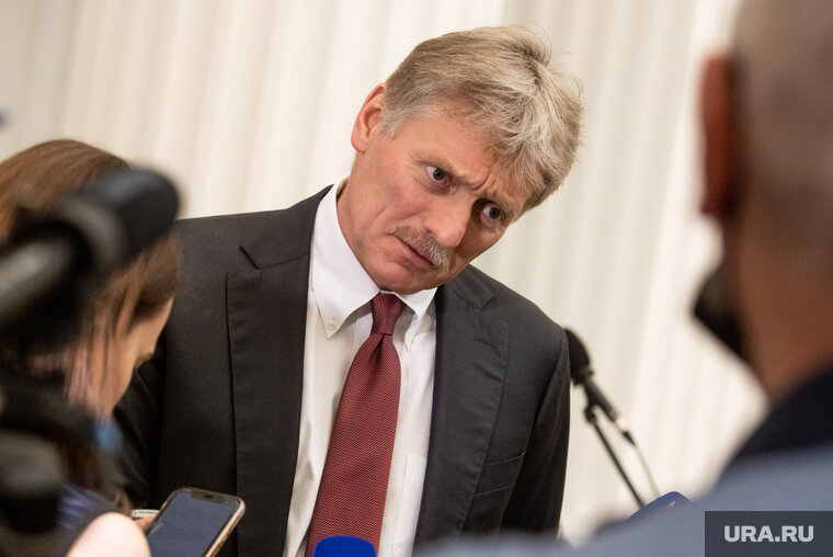    Дмитрий Песков не согласился с Владиславом Сурковым по теме Минских соглашений