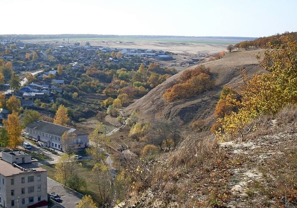 Село горе. Лысые горы Саратовская область. Лысая гора Саратов. Лысая гора в лысых горах Саратовской области. Алтынная гора Саратов.