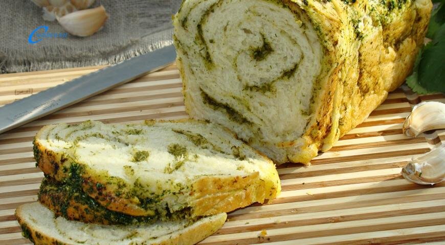 Хлеб с чесноком и зеленью в духовке рецепт с фото