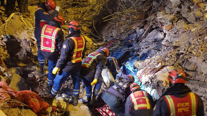 СПАСАТЕЛИ ИЗ РОССИИ В ТУРЦИИ. ФОТО: ПРЕДОСТАВЛЕНО ЦАРЬГРАДУ АЛЕКСАНДРОМ СОТНИЧЕНКО