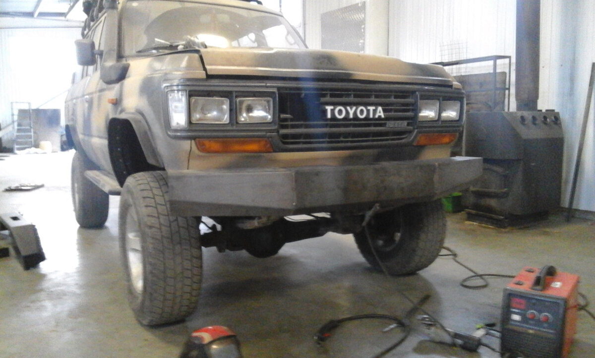 Прихватываем заготовки и обрезаем в размер