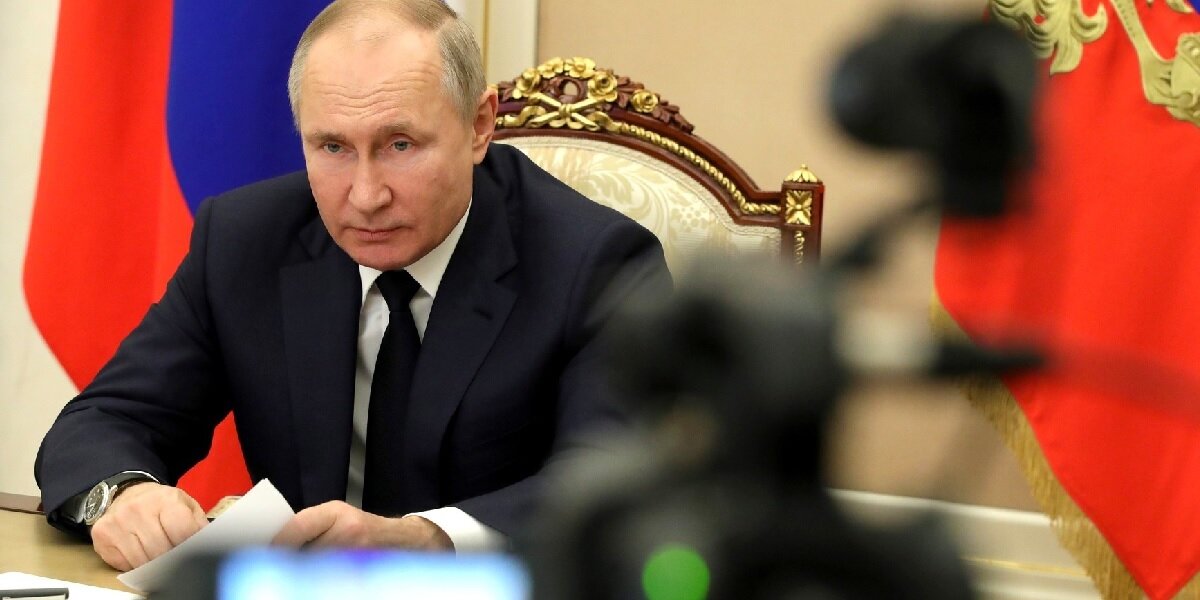 Фото: с сайта Кремля (http://static.kremlin.ru/media/events/photos/big2x/sjUZund0YJw9CZsjQSpYdvxj2WiK2jbo.jpg)