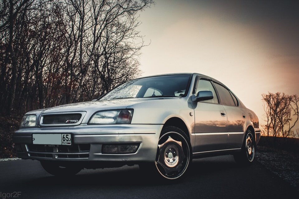 1. Toyota Camry SV40