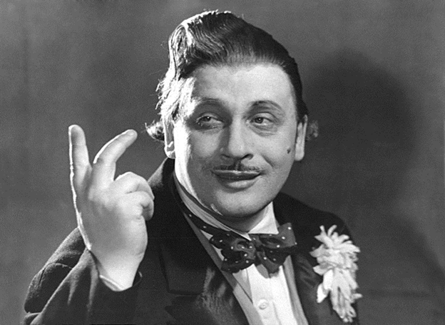 Г.П.Менглет в роли Олега Баяна. Спектакль "Клоп" Театра Сатиры