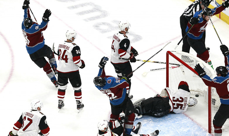  «Колорадо Эвеланш» «Аризону Койотс»