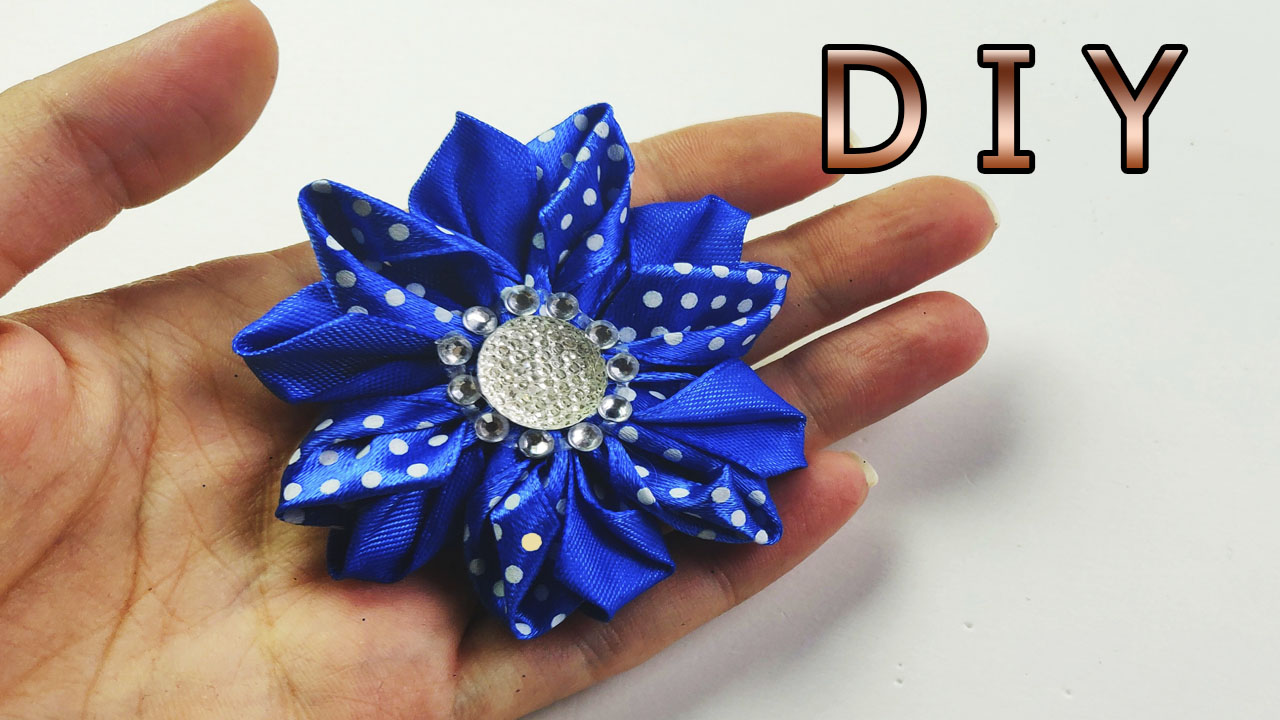 Маленькие бантики из лент DIY МК / Kanzashi ideas / Заколка для волос в школу