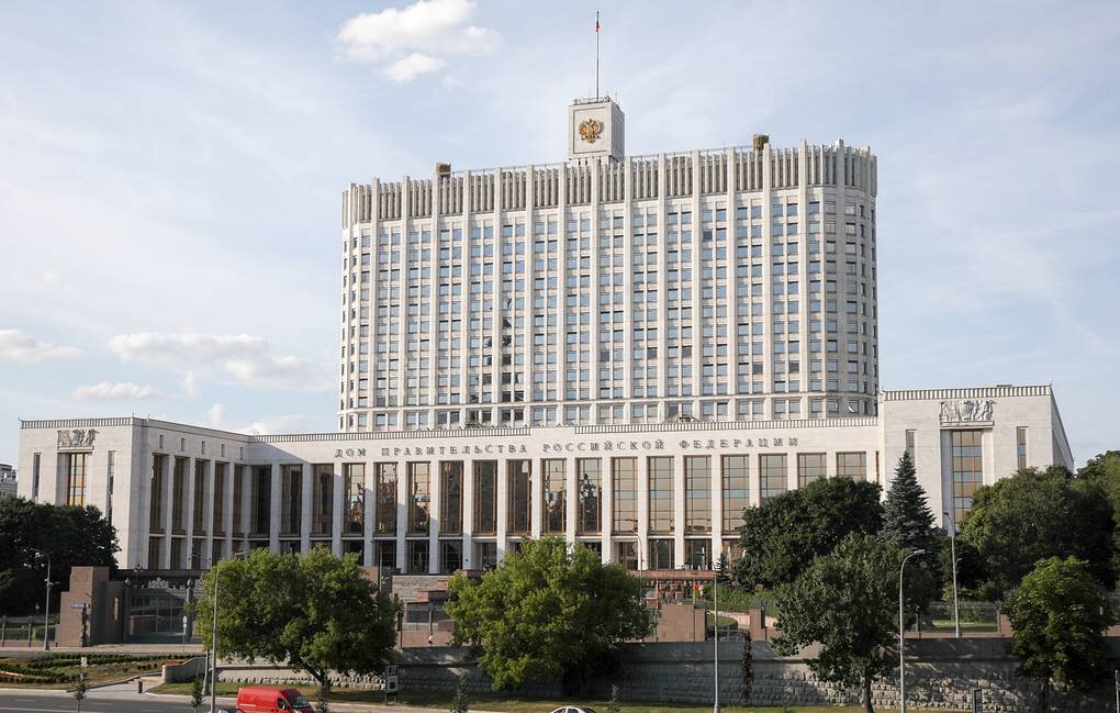 Здание Правительства РФ. источник фото cakeblog.su