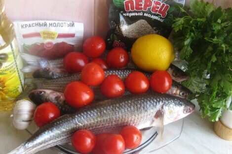 Ингредиенты для приготовления кефали, запеченнойв духовке