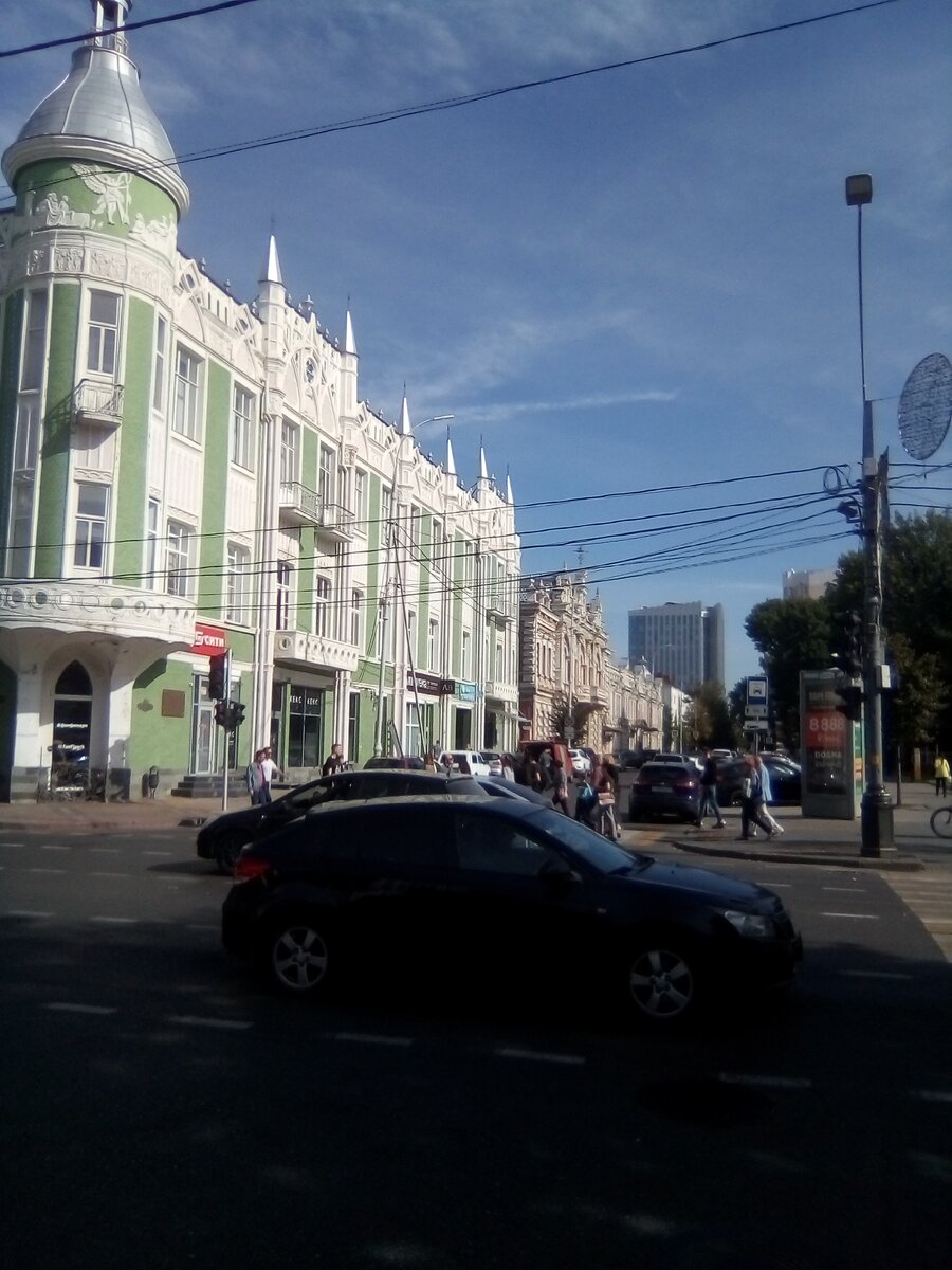 Фото с улиц Краснодара . ул.Гимназическая на  пересечении с ул.Красной