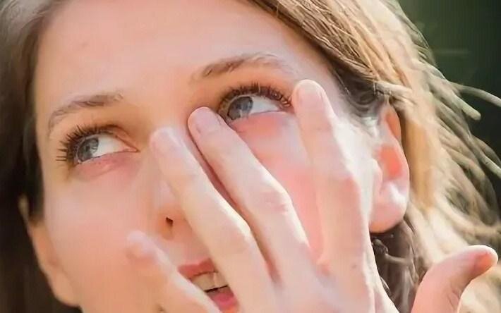 Если у человека чешется левый глаз, примета может иметь различные значения в зависимости от того, ощущает зуд мужчина или женщина.