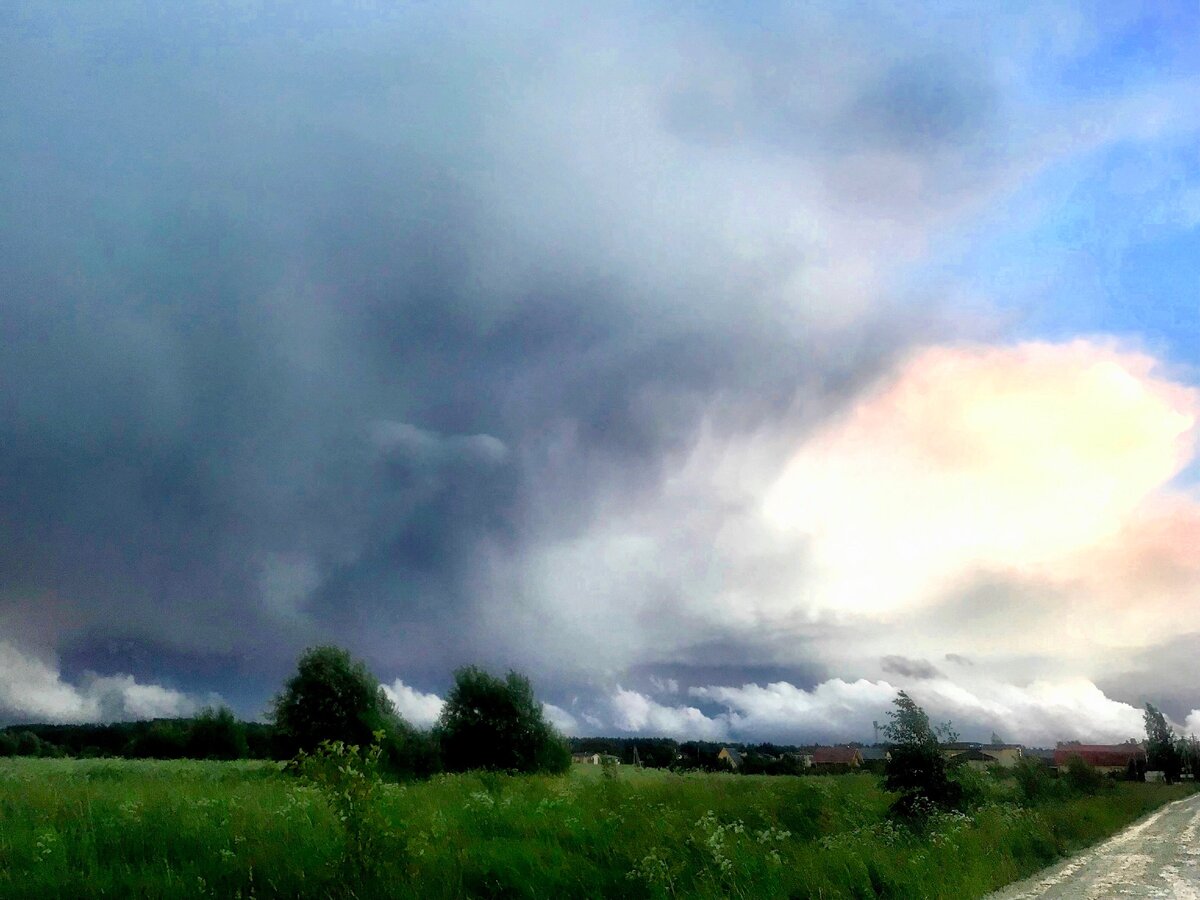 Гроза 19 июня 2018 года. Фото из личного архива. Ленобласть