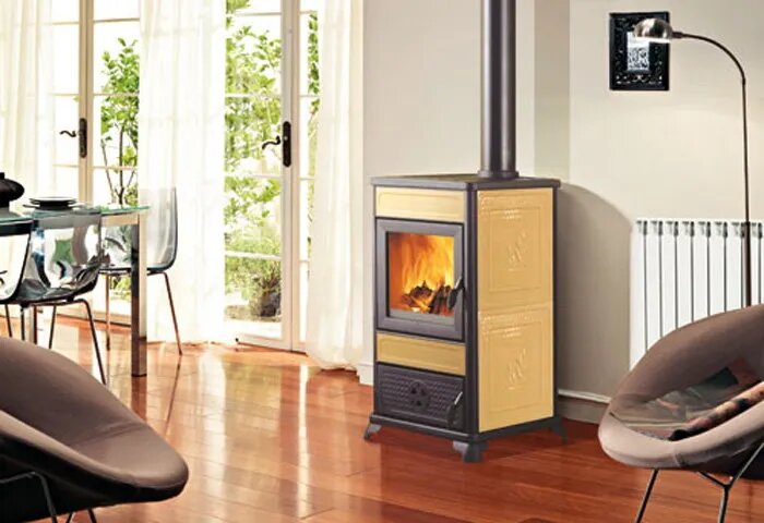 Печи с водяным контуром отлично подойдут для обогрева квартиры, при этом с легкость впишутся в любой интерьер. 