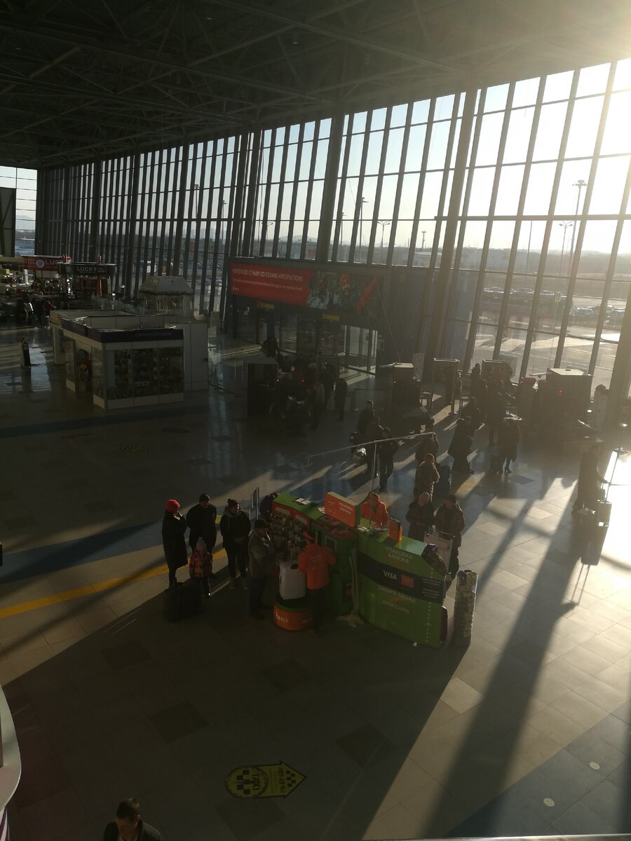 Аэропорт Кневичи г. Владивосток, улетаем в один конец в Москву