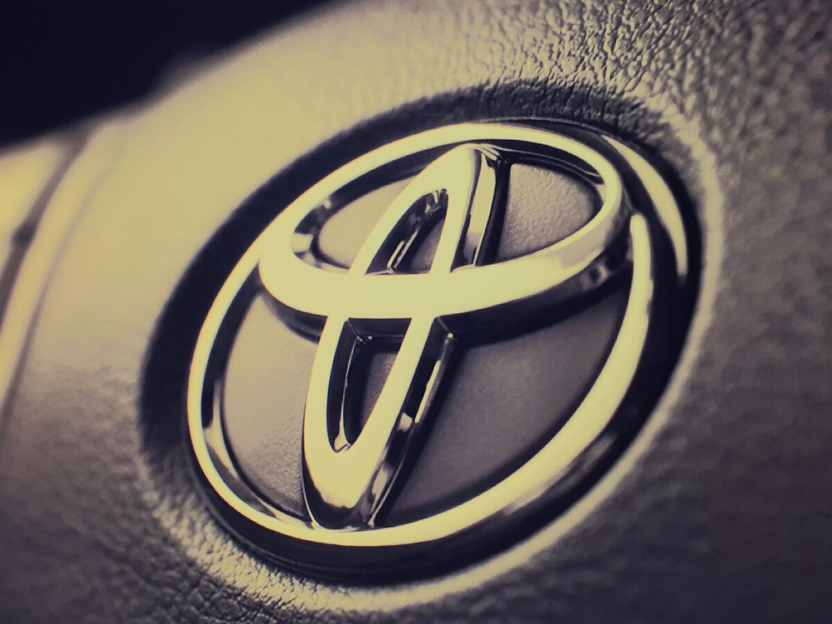Логотип компании Toyota