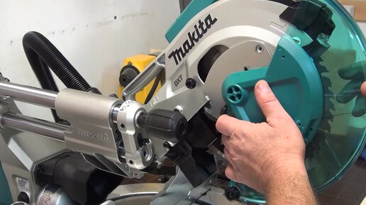 Торцовочная пила Makita LS1019L