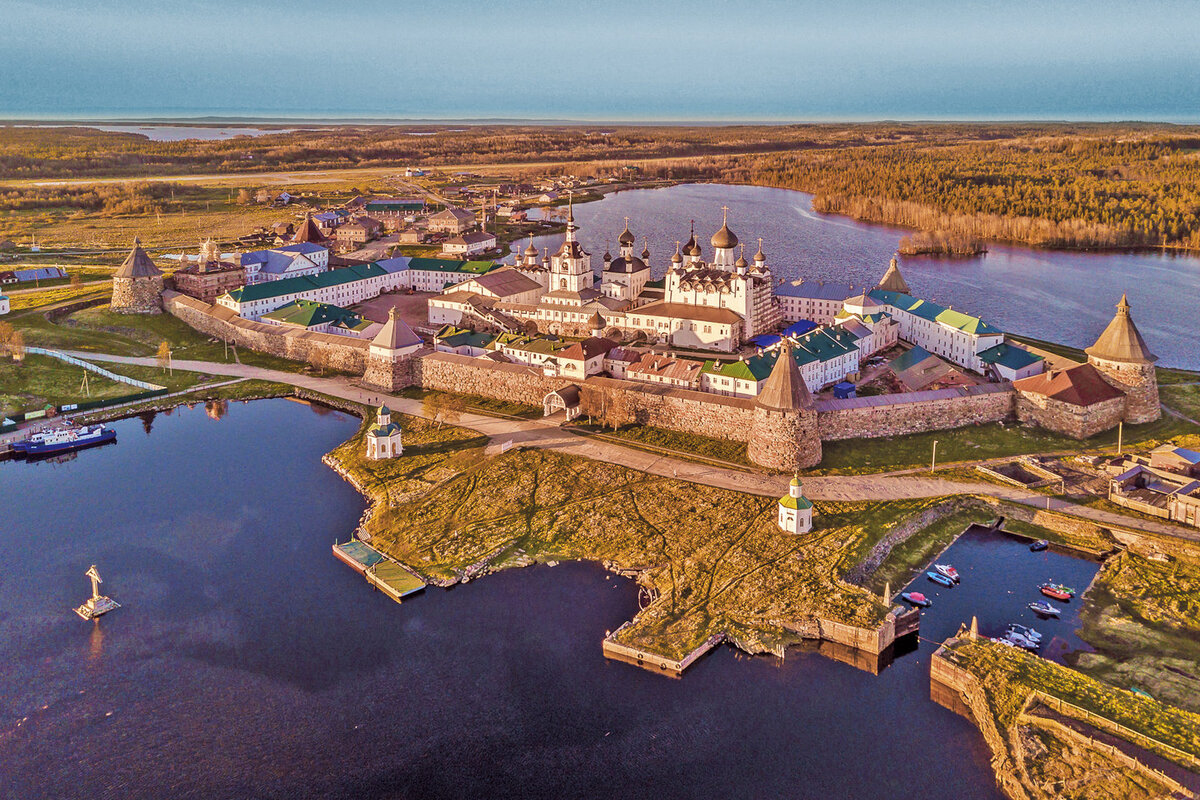 Соловецкие острова в истории россии. Соловецкий архипелаг (Архангельск). Соловецкий архипелаг Соловки. Соловецкие острова Архангельская область. Соловецкий монастырь Архангельск.