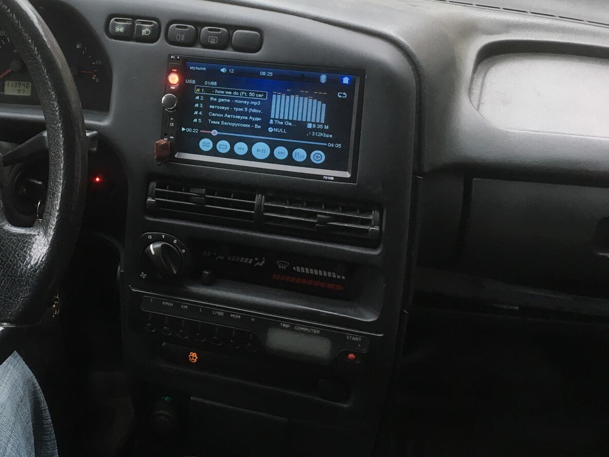 Установка 2Din мультимедийной системы Pioneer AVIC-F930BT в Lancer X