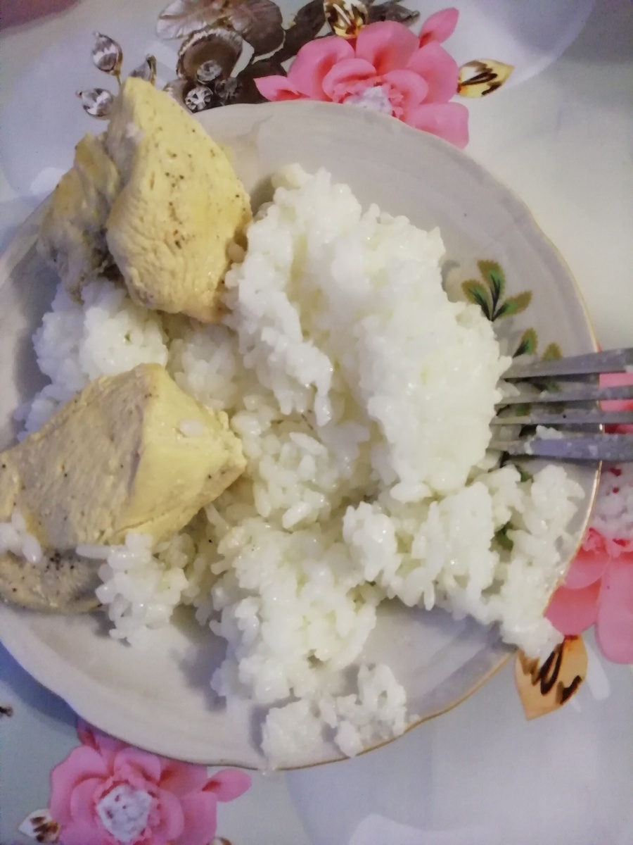 Белый рис с курицей 
