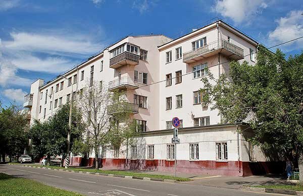 Улица Авиамоторная, дом 49 (признан  охраняемым зданием). Фото с сайта  https://progulkipomoskve.ru