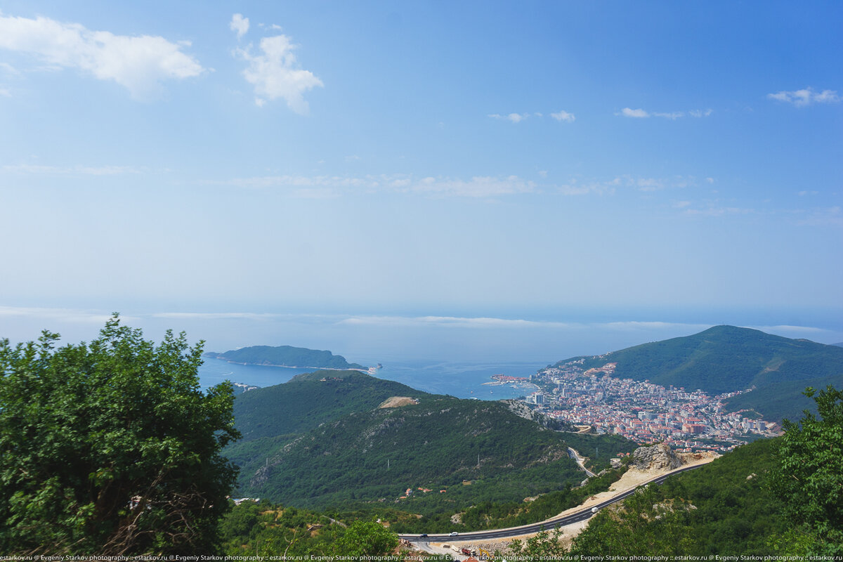 Вид на Будву с высоты.