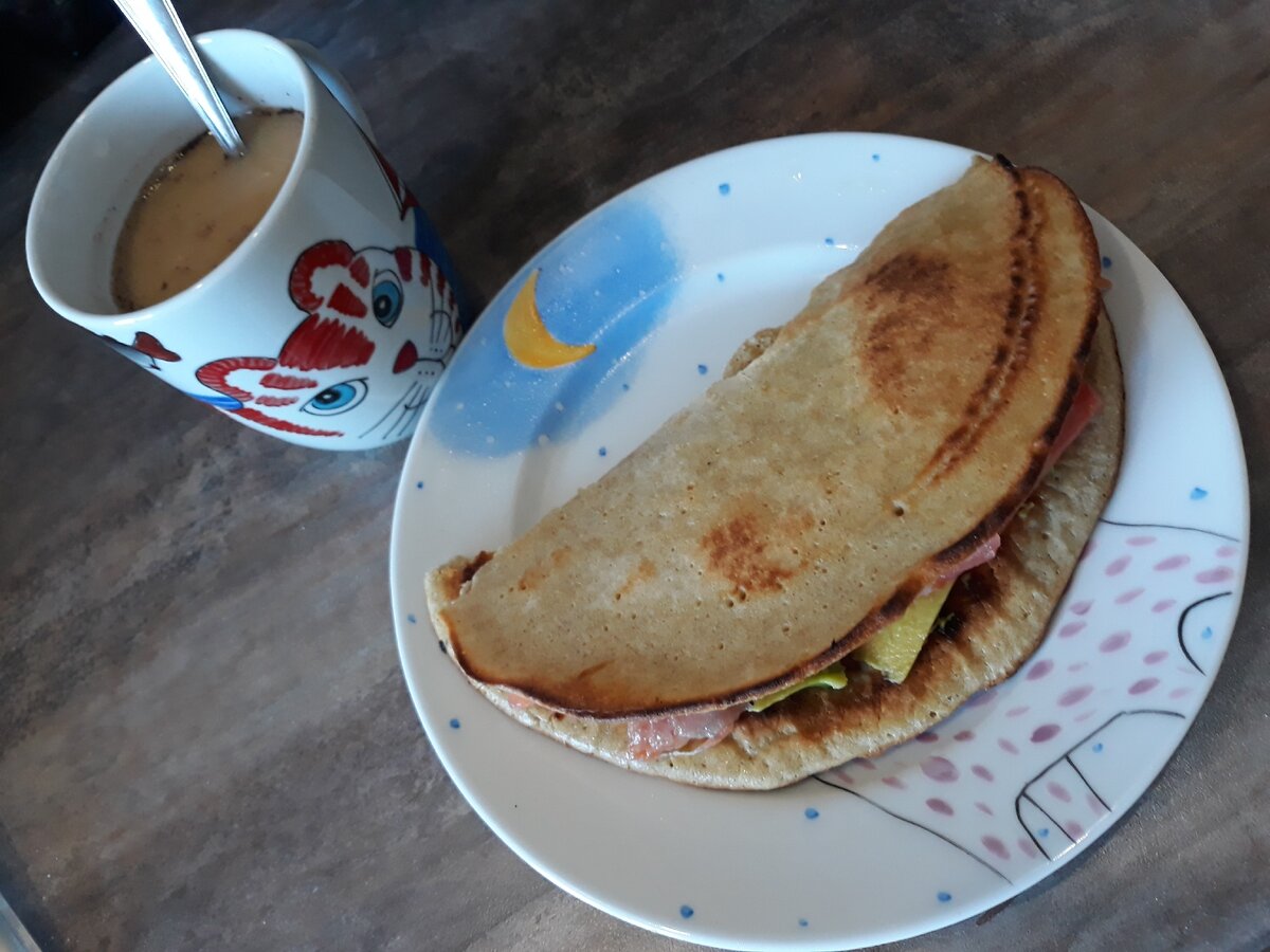 Овсяноблин с авокадо,форелью и имбирем