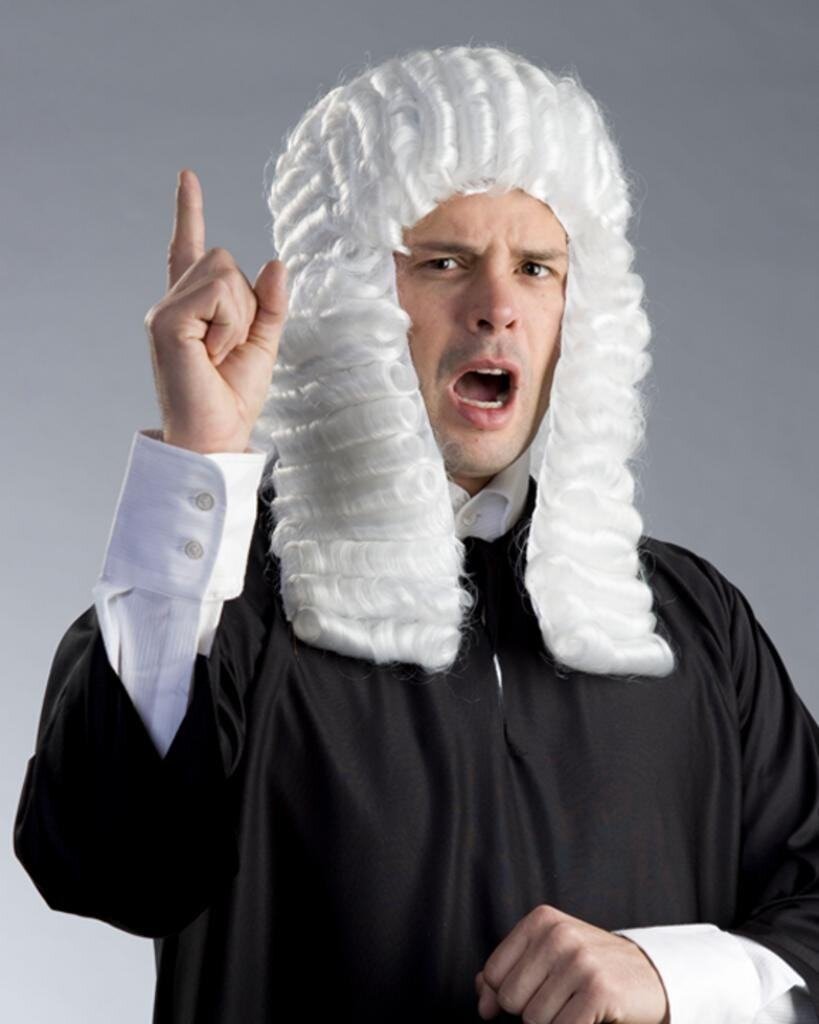 Раньше бывало граждане путали обращение "Ваша честь", говорят были прецеденты, когда кто-то обращался к судье "Ваше высочество" или даже "Ваше величество".