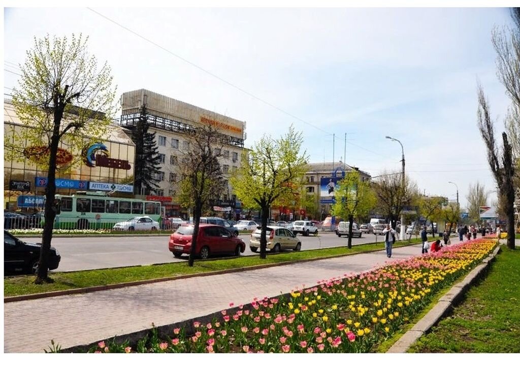 Город Луганск Украина. Луганск центр города. Луганск сквер летом. Луганск 2010 г.