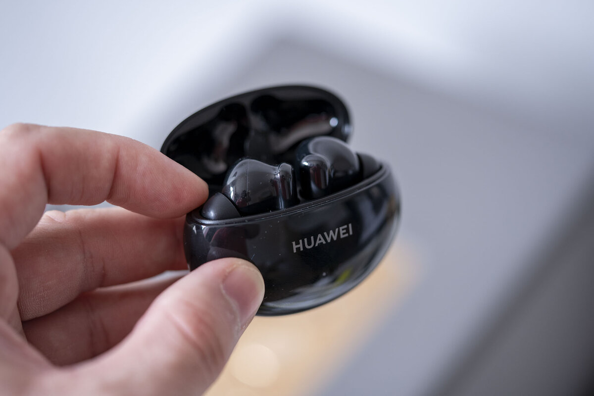 внешний вид Huawei FreeBuds 4i
