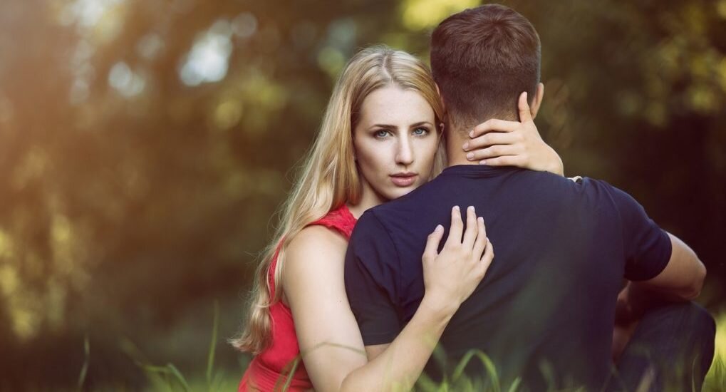 Я всегда думала, что я умная женщина, тогда зачем мне это делать?  Мне потребовалось много времени, чтобы осознать, потому что я не чувствую, что меня любят или, скорее всего, я не люблю себя.  https://cutt.ly/HvujGS9