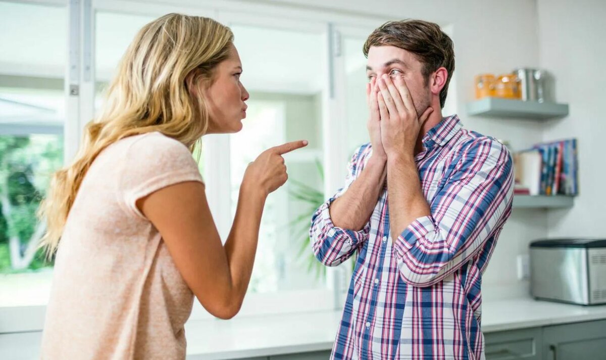 эмоциональные отношения. уравновешенный человек. ругаться мультяшный. ссора мультяшная. мужчина кричит на женщину.