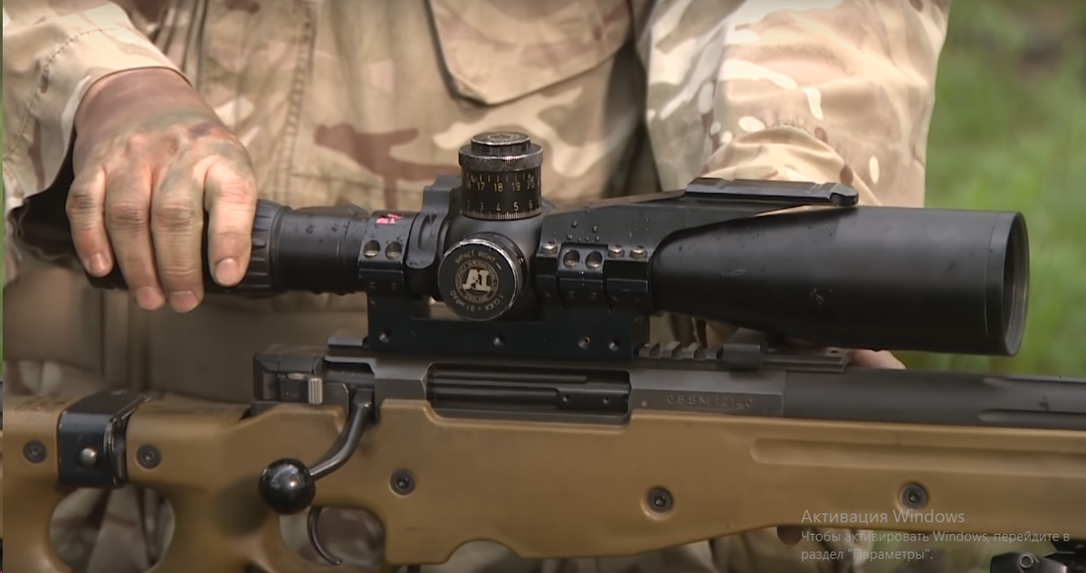 вооружение и снаряжение снайпера армии Великобритании. Скриншот https://www.youtube.com/watch?v=qwuN5bE8Erk